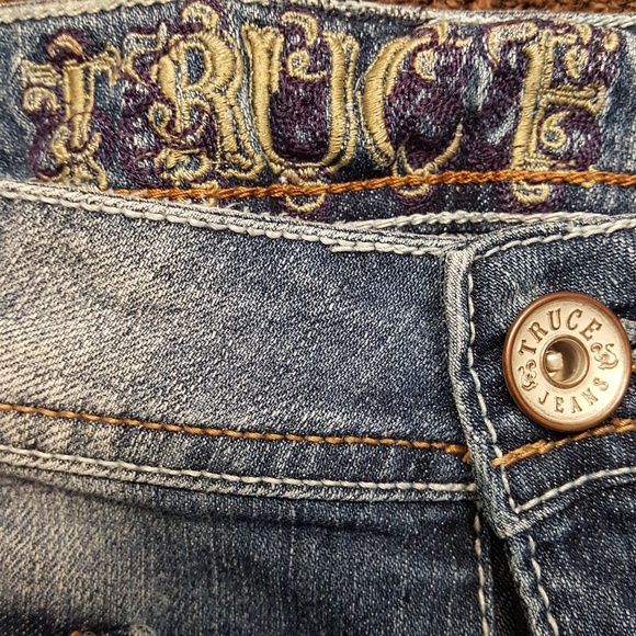 Truce Distressed Jeans Shorts Size 7 B-2 - Picture 5 of 6